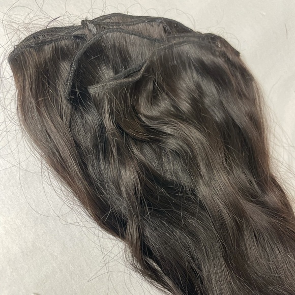 Bundle of Wavy/Straight Human Hair Extensions - Picture 2 of 10